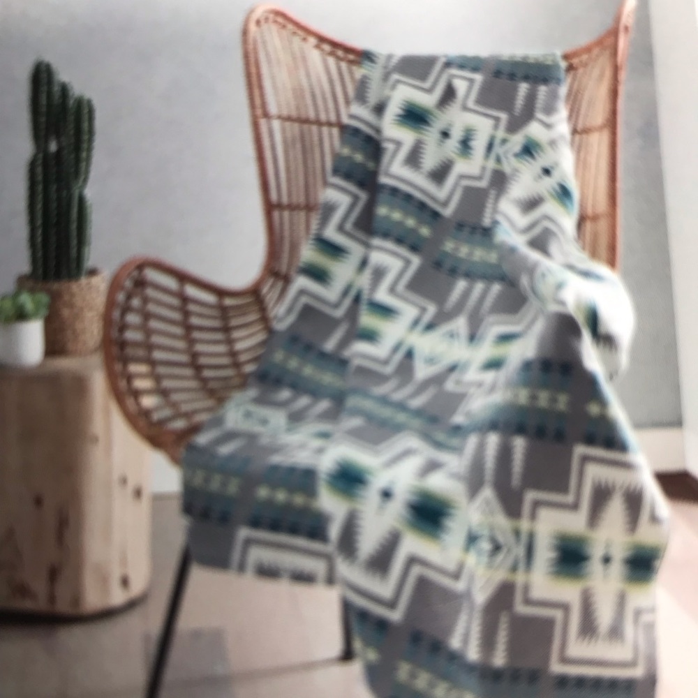 New Pendleton Aztec throw 50x70 inches Grey, Green